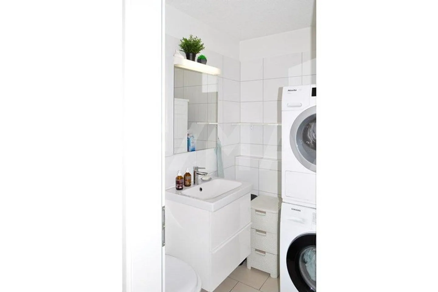 Newly built condominium with garden seating area - Photo 5 of 13