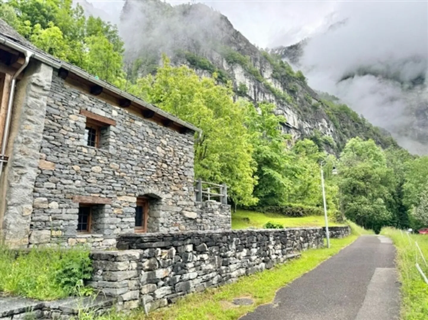 À VENDRE À SAN CARLO (VAL BAVONA) - MAISON FINLANDAISE COMPLÈTEMENT RÉNOVÉE AVEC 4,5 CHAMBRES - Photo 6 sur 20