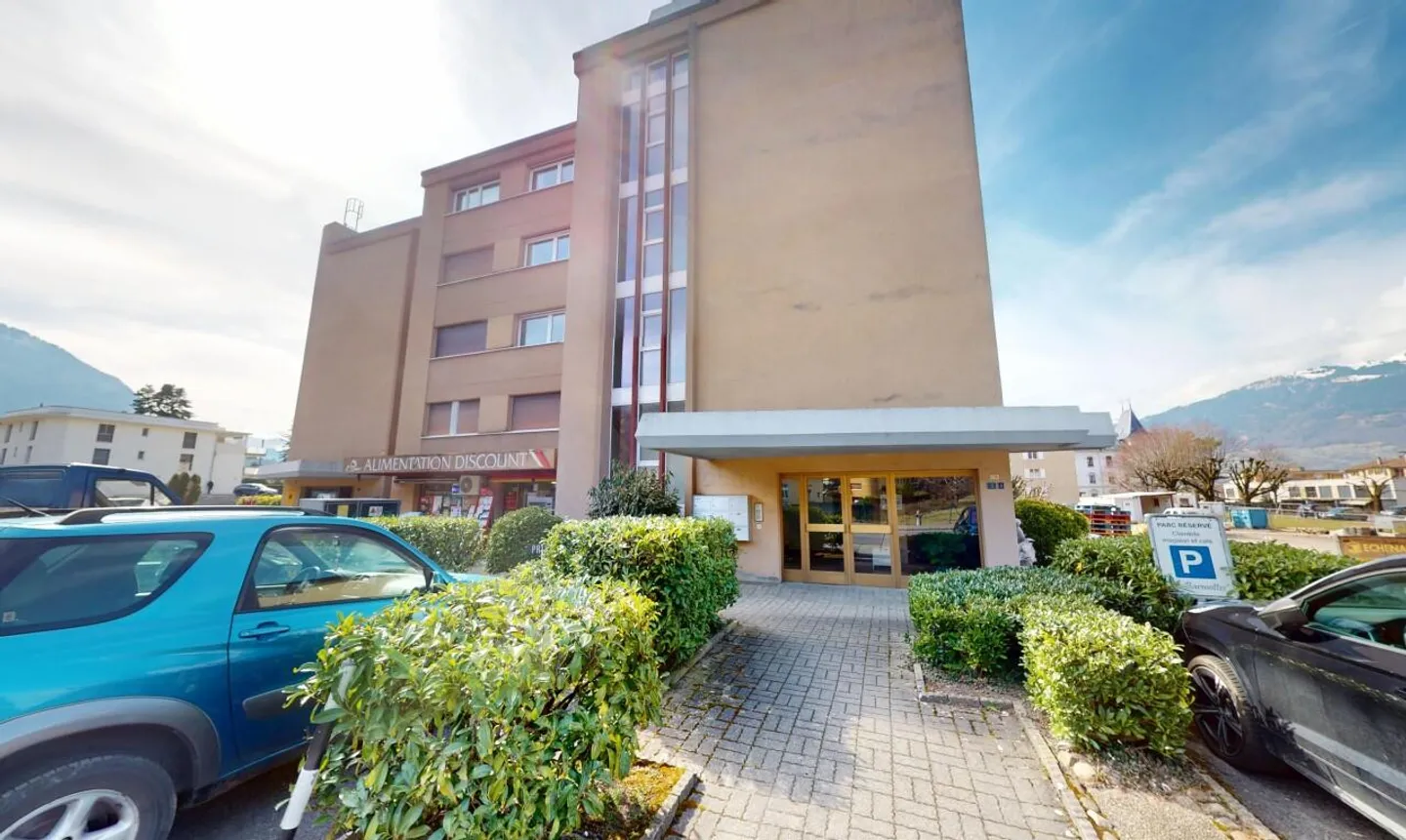 Exclusif: 2.5 pièces proche d'un commerce et café de quartier - Photo 2 sur 13