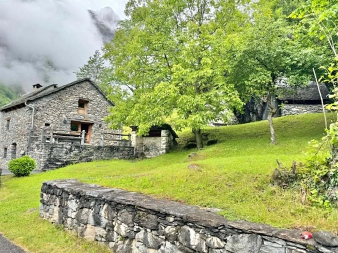 À VENDRE À SAN CARLO (VAL BAVONA) - MAISON FINLANDAISE COMPLÈTEMENT RÉNOVÉE AVEC 4,5 CHAMBRES - Photo 7 sur 20