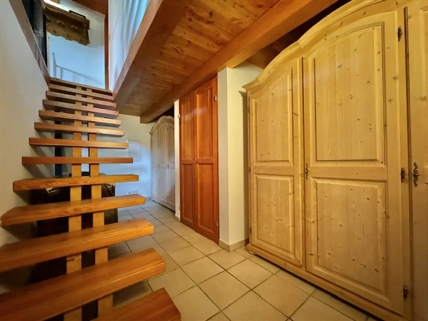 À VENDRE À SAN CARLO (VAL BAVONA) - MAISON FINLANDAISE COMPLÈTEMENT RÉNOVÉE AVEC 4,5 CHAMBRES - Photo 15 sur 20