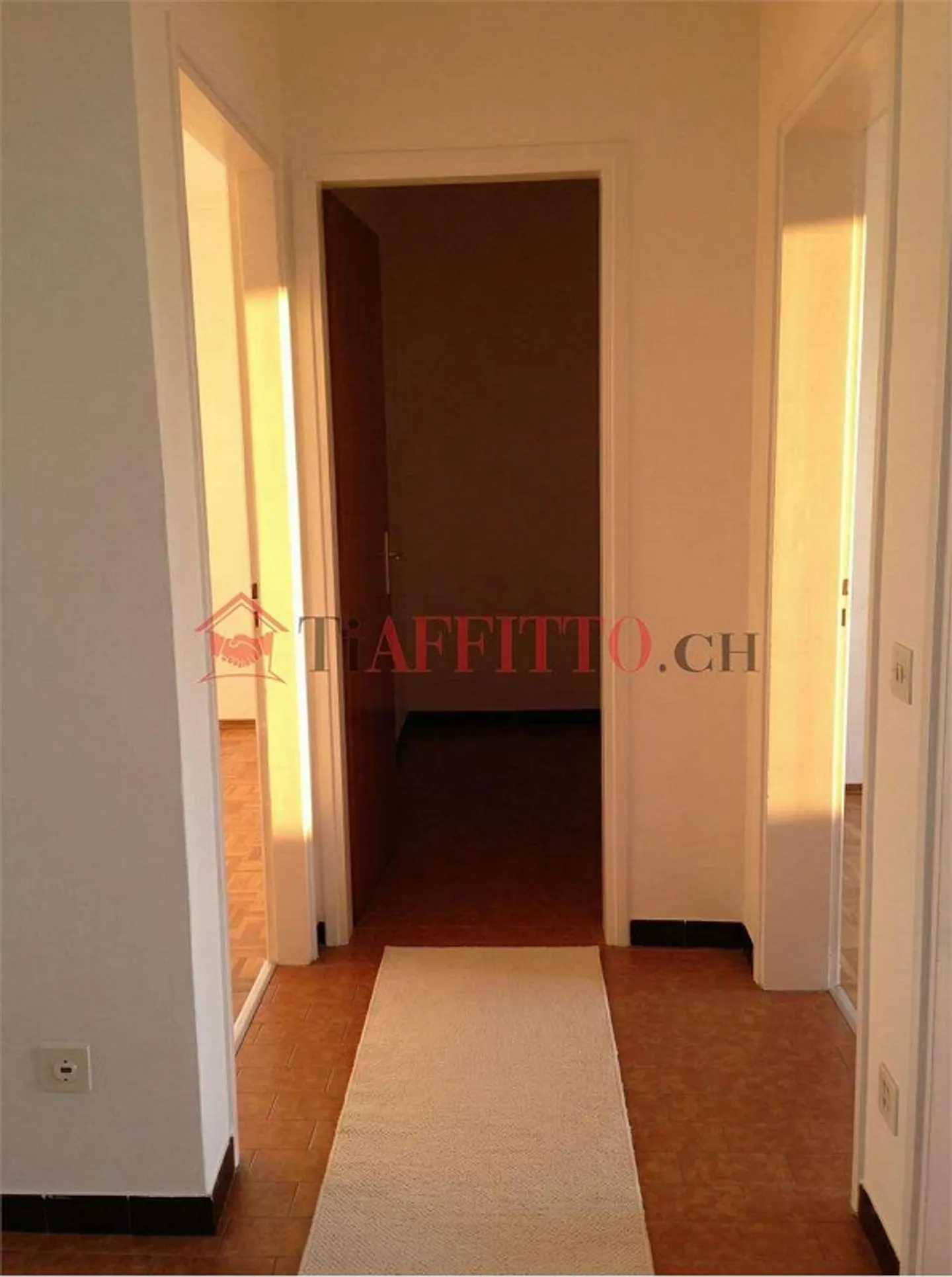 LARGE 4.5 ROOM APARTMENT IN LUGANO - PREGASSONA - Photo 10 of 13