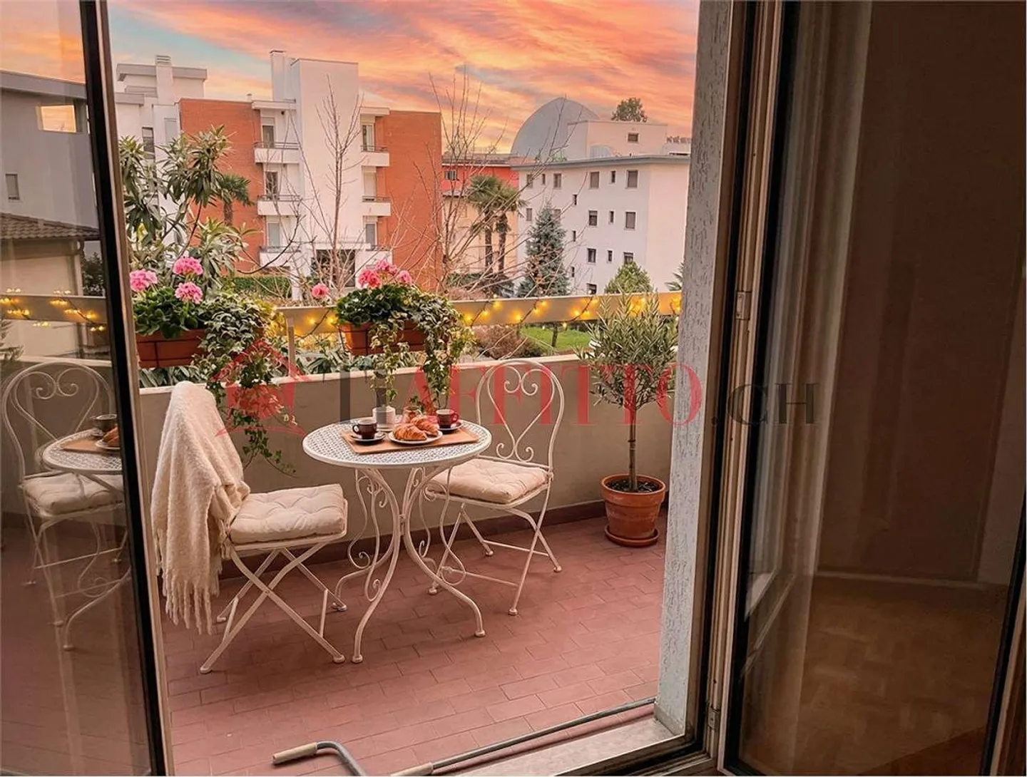 LARGE 4.5 ROOM APARTMENT IN LUGANO - PREGASSONA - Photo 8 of 13