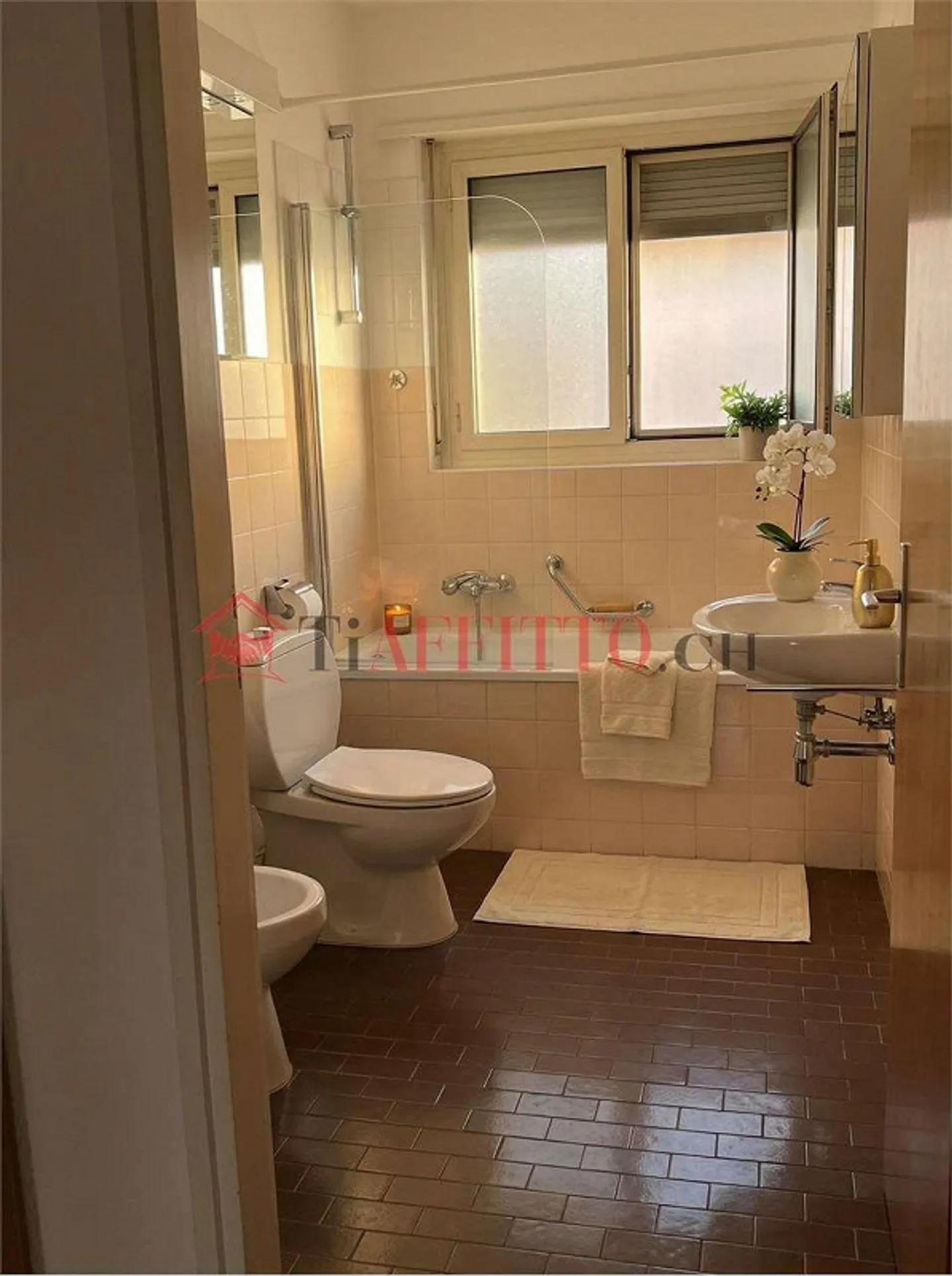 LARGE 4.5 ROOM APARTMENT IN LUGANO - PREGASSONA - Photo 11 of 13