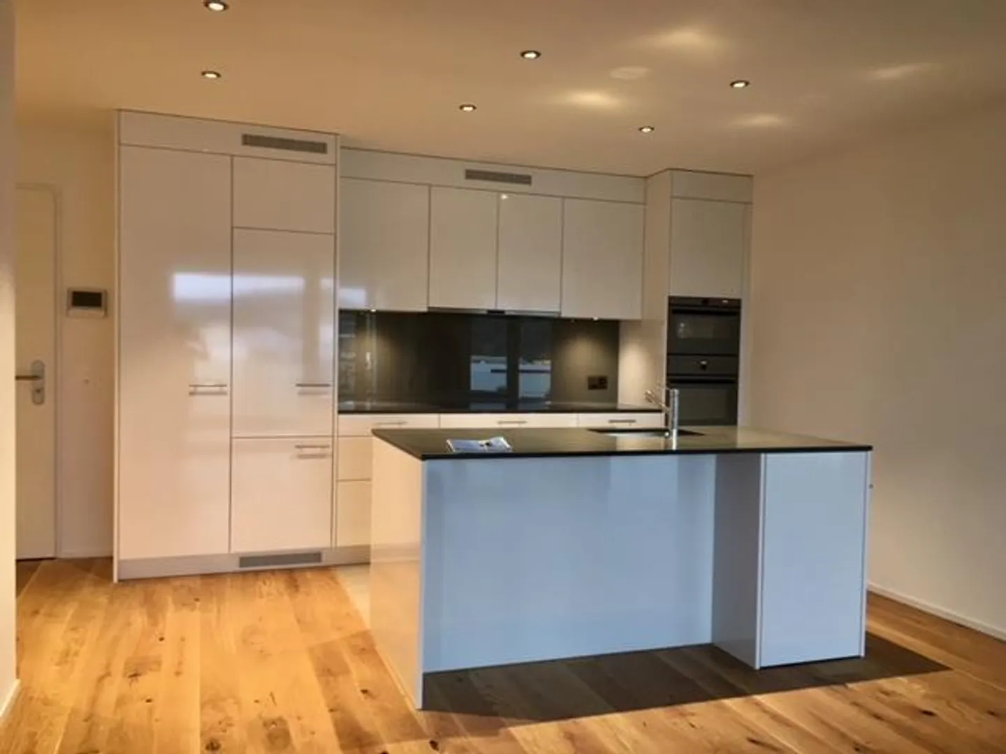 Bright quiet 2.5 room apartment directly at Sursee train station - Photo 4 of 15