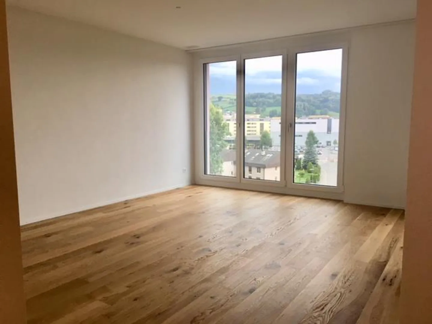 Bright quiet 2.5 room apartment directly at Sursee train station - Photo 9 of 15