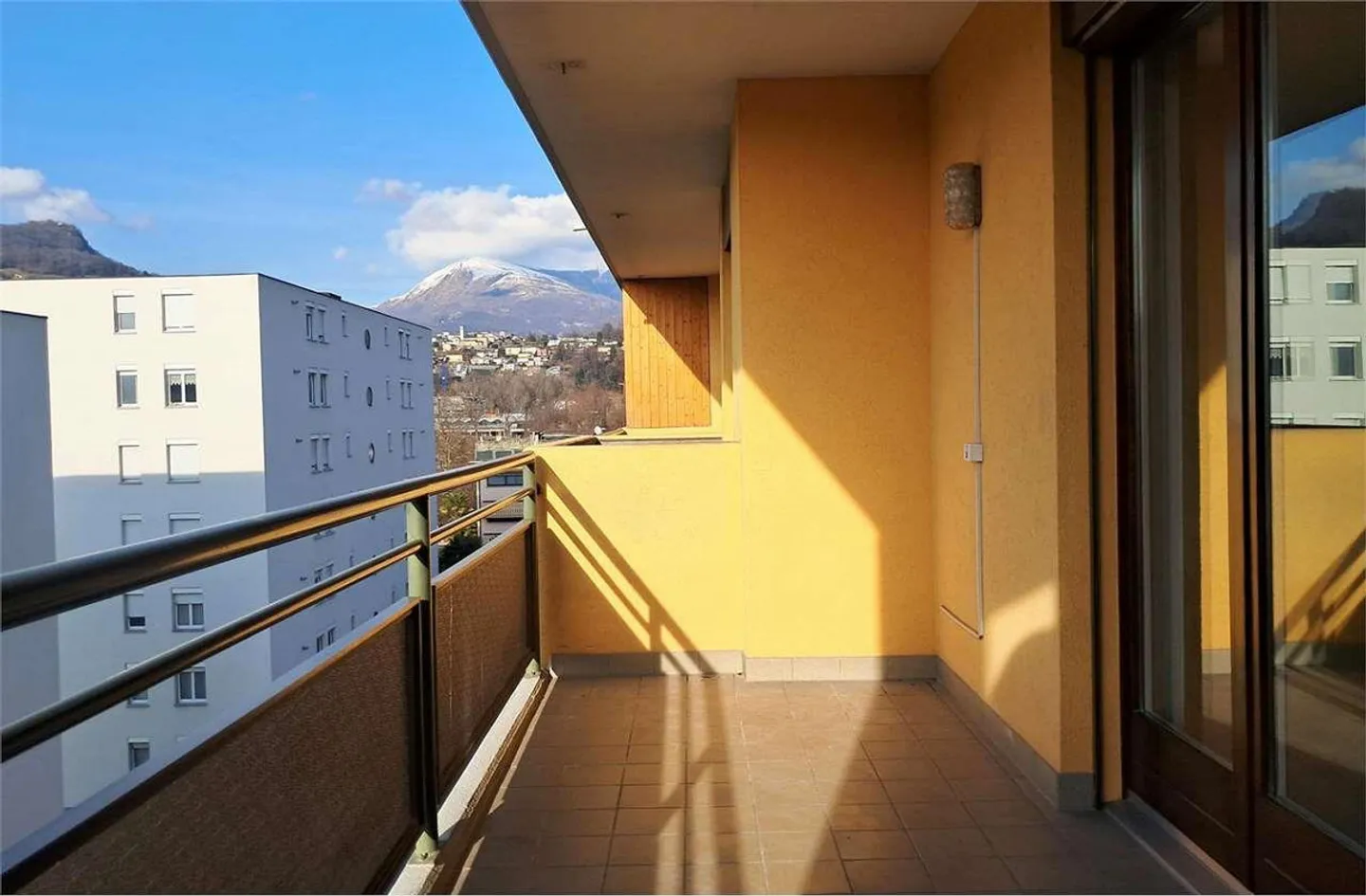 Lugano-Pregassona: renovated 5.5-room apartment with terraces - Photo 10 of 11