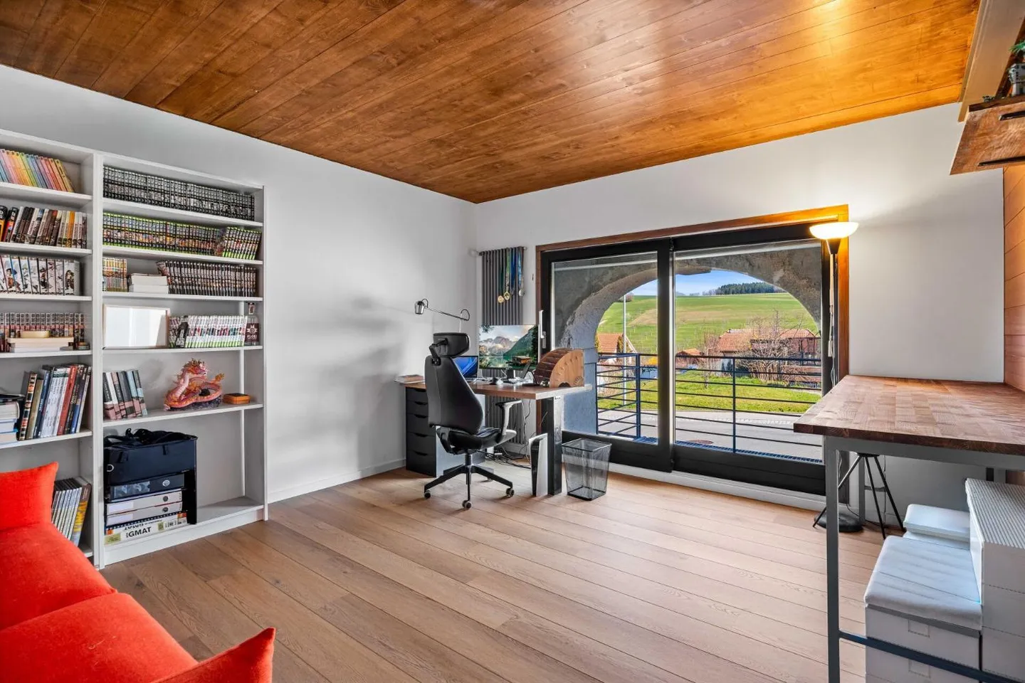Family House with 265m² Living Space - Photo 1 of 11