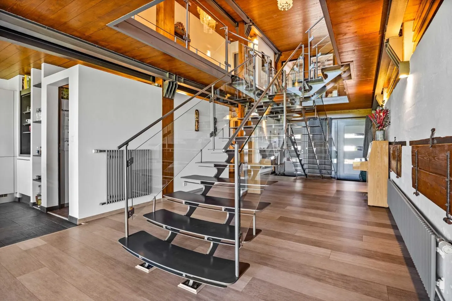 Family House with 265m² Living Space - Photo 8 of 11