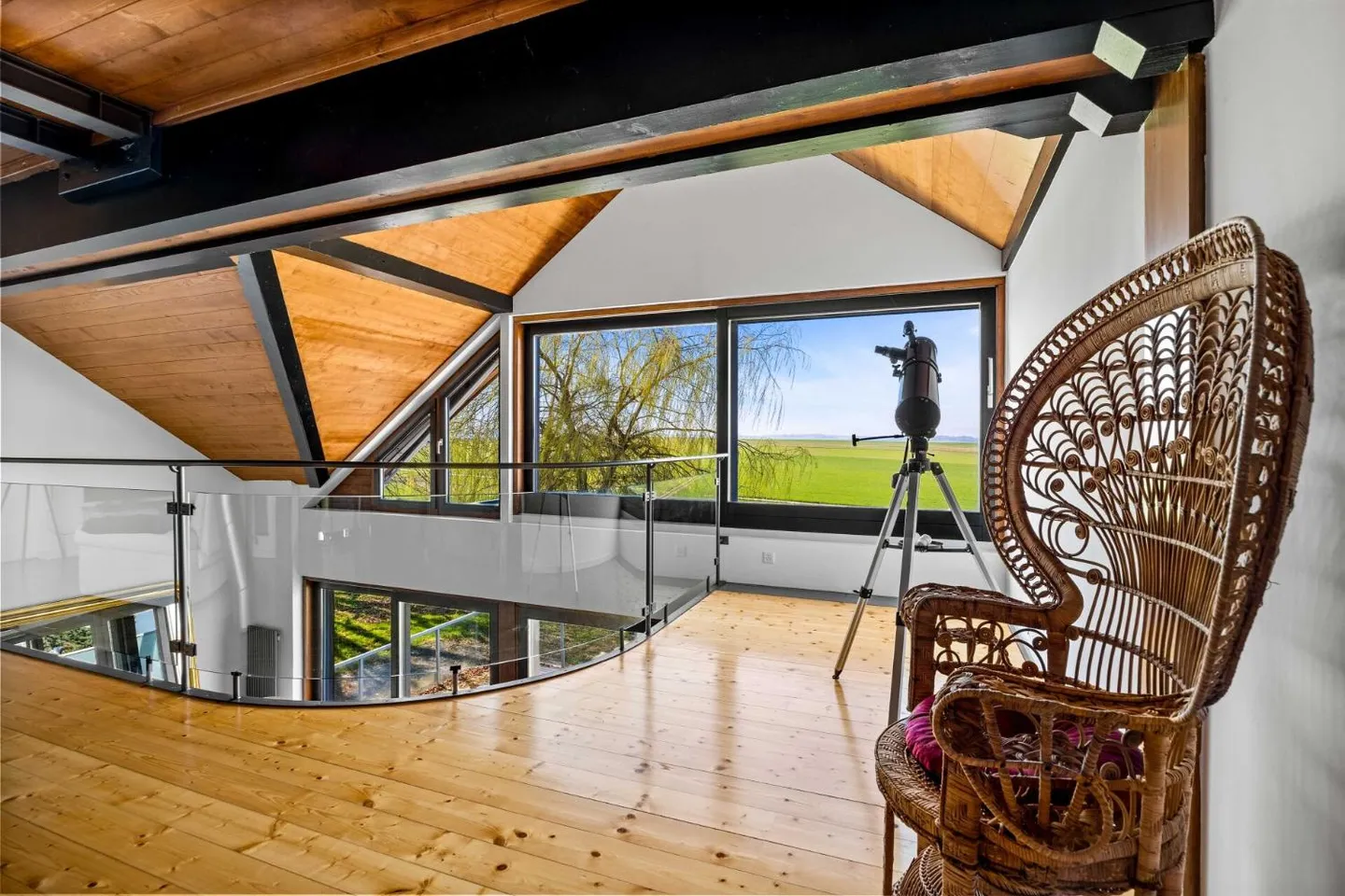 Family House with 265m² Living Space - Photo 11 of 11