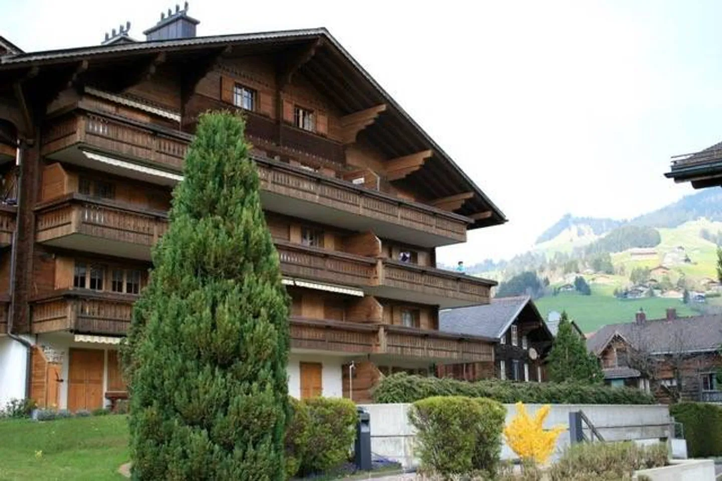 4.5 Room Apartment - Photo 1 of 13