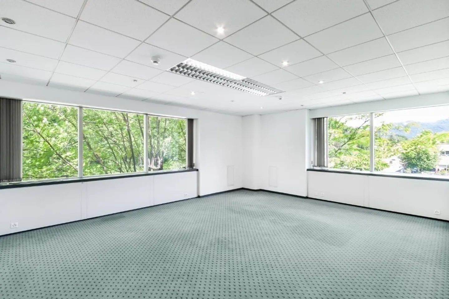 LUGANO NORTH - SPACIOUS OFFICE FOR RENT IN STRATEGIC POSITION (ref. 79) - Photo 1 of 24