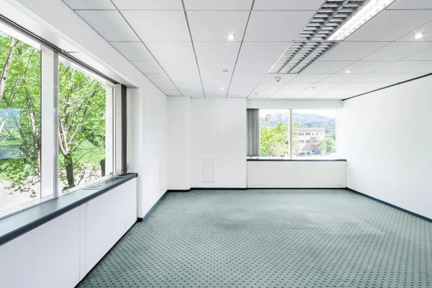LUGANO NORTH - SPACIOUS OFFICE FOR RENT IN STRATEGIC POSITION (ref. 79) - Photo 4 of 24