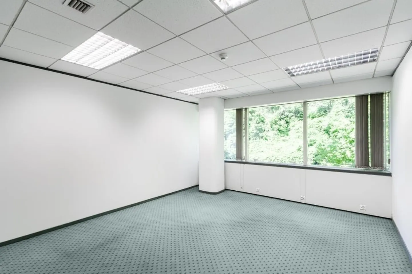 LUGANO NORTH - SPACIOUS OFFICE FOR RENT IN STRATEGIC POSITION (ref. 79) - Photo 6 of 24