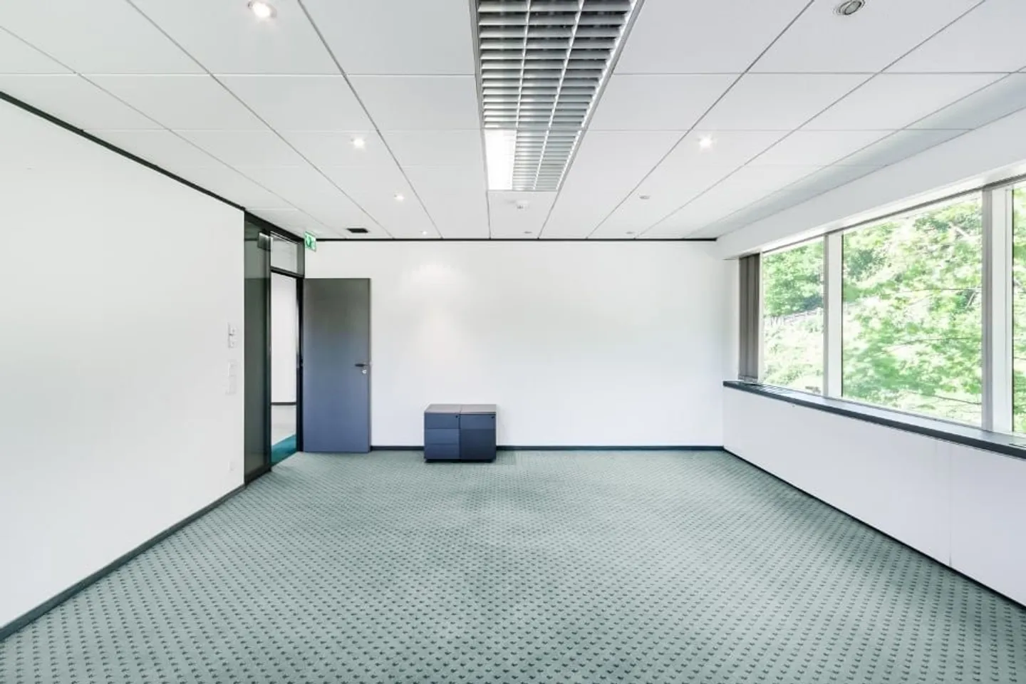 LUGANO NORTH - SPACIOUS OFFICE FOR RENT IN STRATEGIC POSITION (ref. 79) - Photo 9 of 24