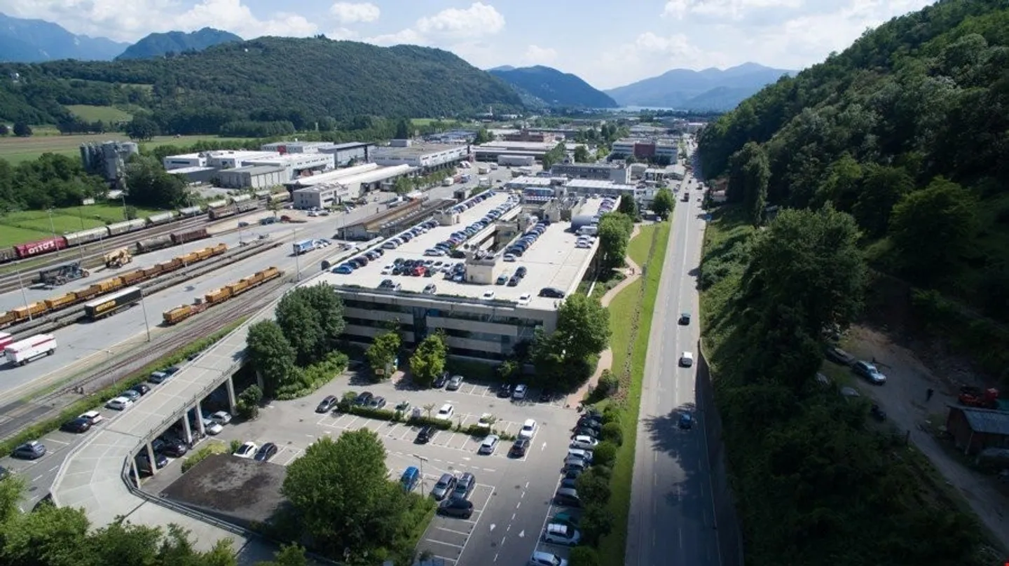 LUGANO NORTH - SPACIOUS OFFICE FOR RENT IN STRATEGIC POSITION (ref. 79) - Photo 20 of 24