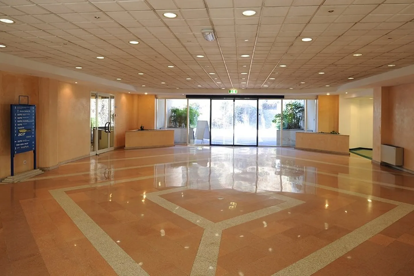LUGANO NORTH - SPACIOUS OFFICE FOR RENT IN STRATEGIC POSITION (ref. 79) - Photo 10 of 24