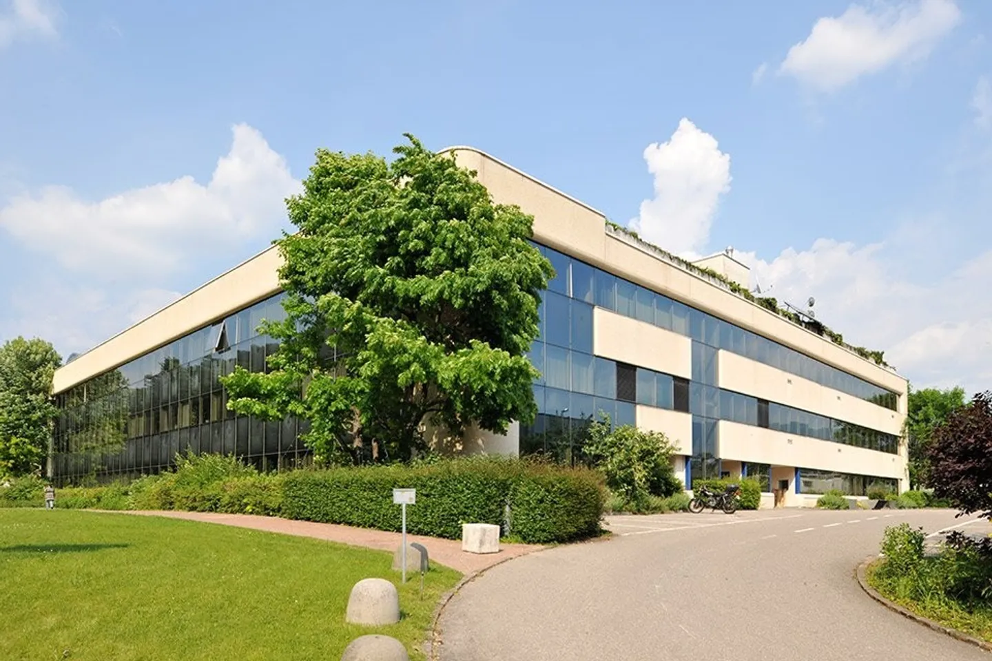 LUGANO NORTH - SPACIOUS OFFICE FOR RENT IN STRATEGIC POSITION (ref. 79) - Photo 12 of 24