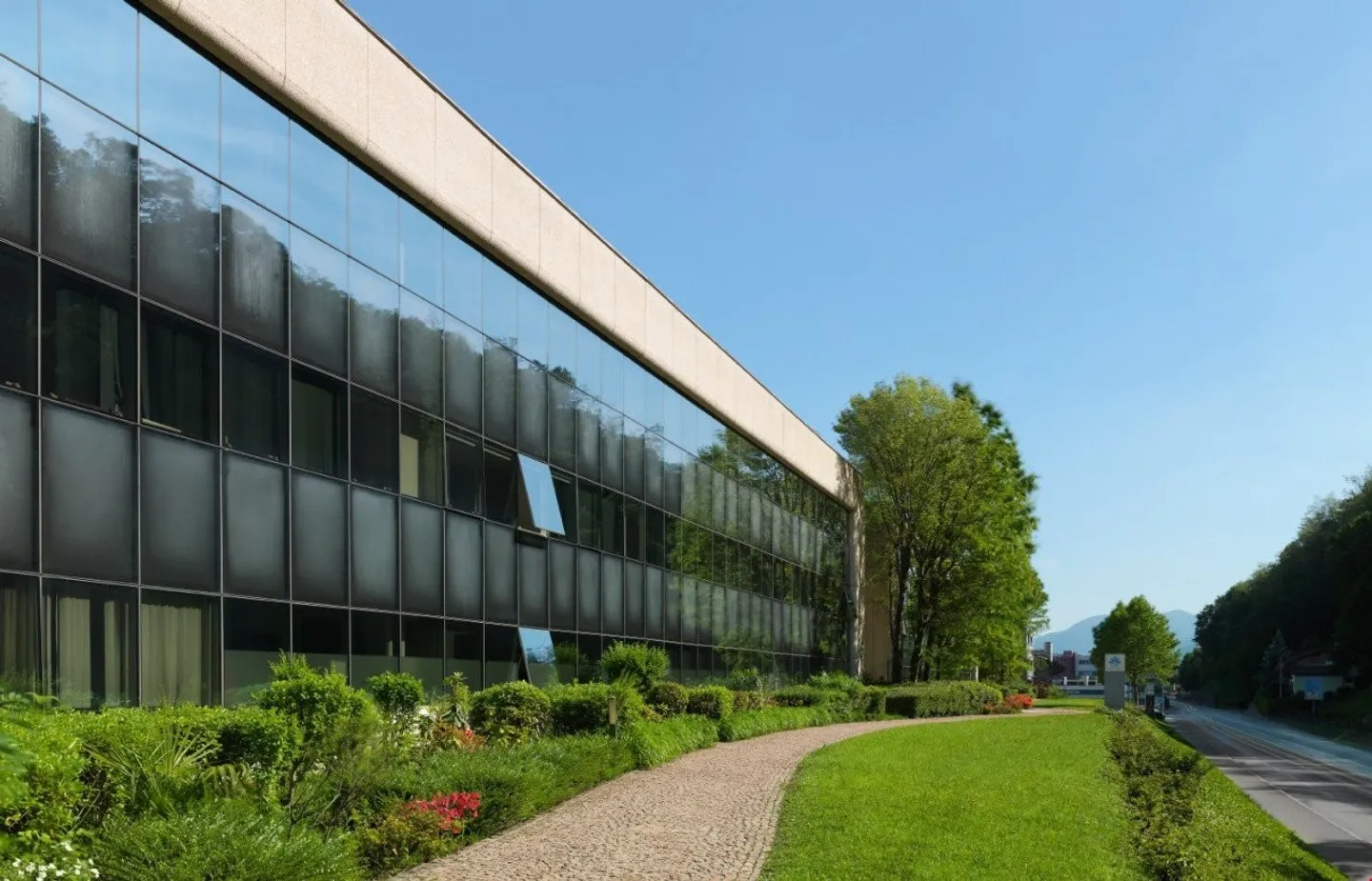 LUGANO NORTH - SPACIOUS OFFICE FOR RENT IN STRATEGIC POSITION (ref. 79) - Photo 11 of 24