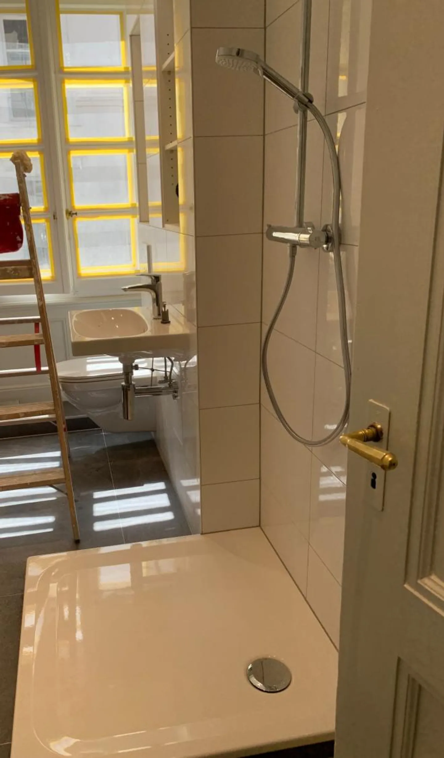 Bel appartement rénové offrant un environnement lumineux et spacieux, idéal pour une famille - Photo 2 sur 13