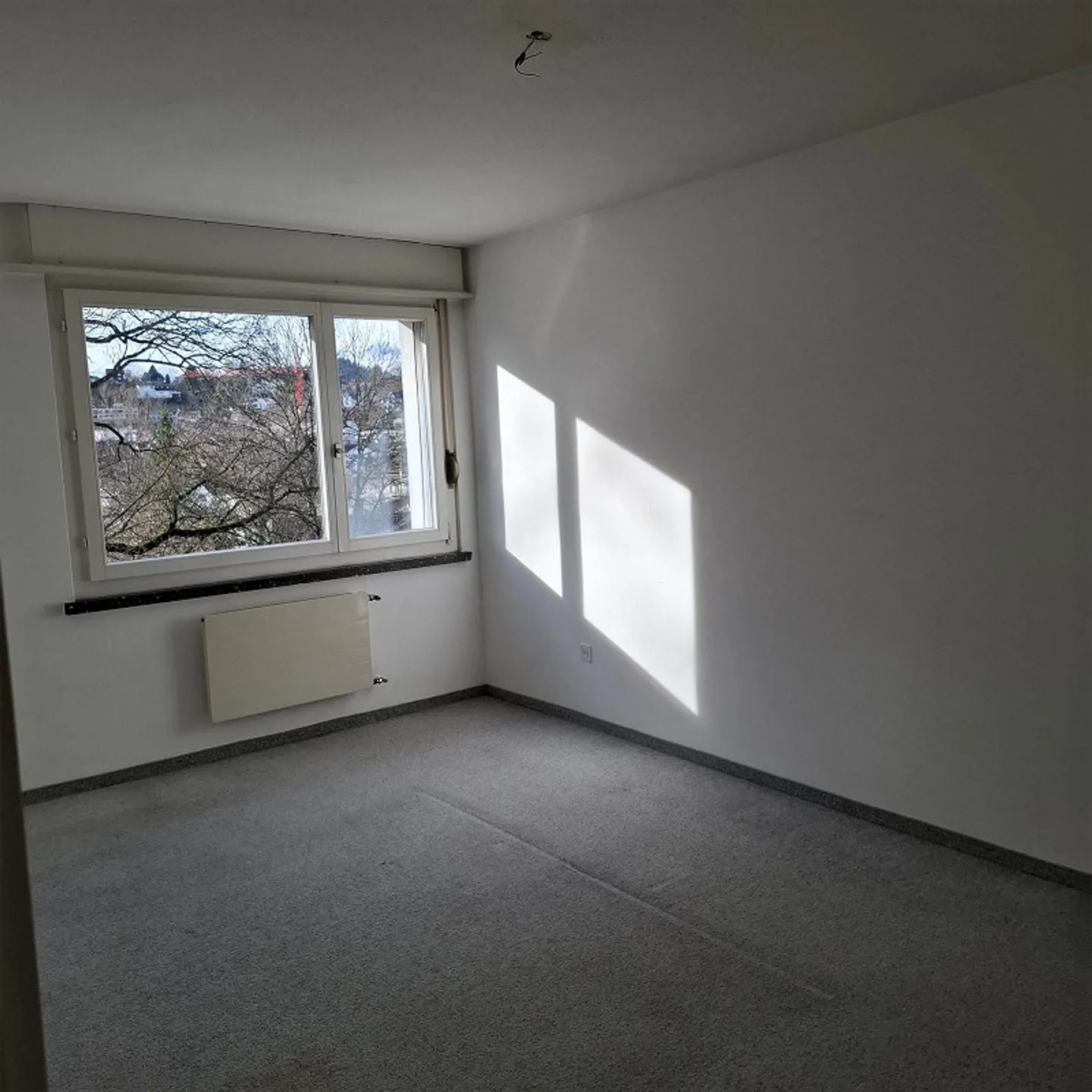 Cozy 2-room apartment - Photo 3 of 5