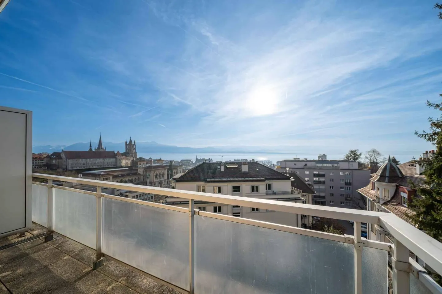 Attique Exceptionnel avec Vue sur le Lac - Photo 1 sur 7
