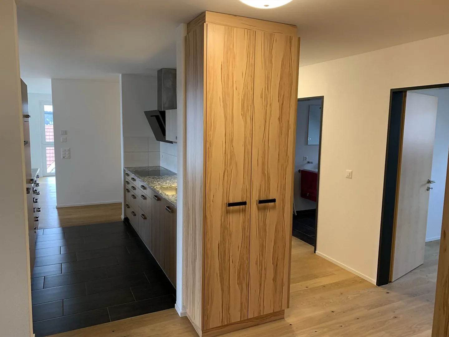 Bella, luminosa appartamento di 4.5 stanze, in una posizione ottimale - Foto 2 di 15