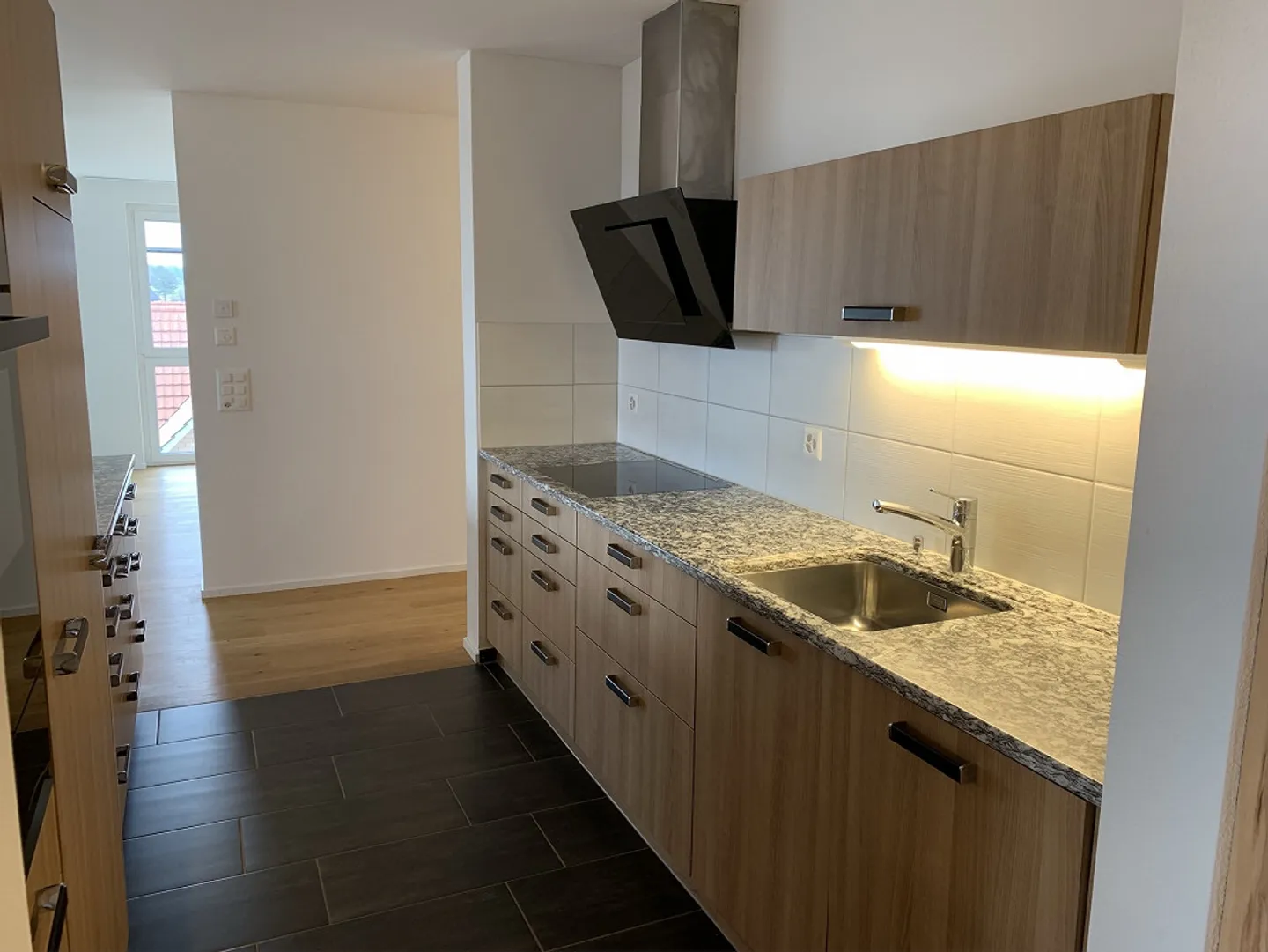 Bella, luminosa appartamento di 4.5 stanze, in una posizione ottimale - Foto 3 di 15