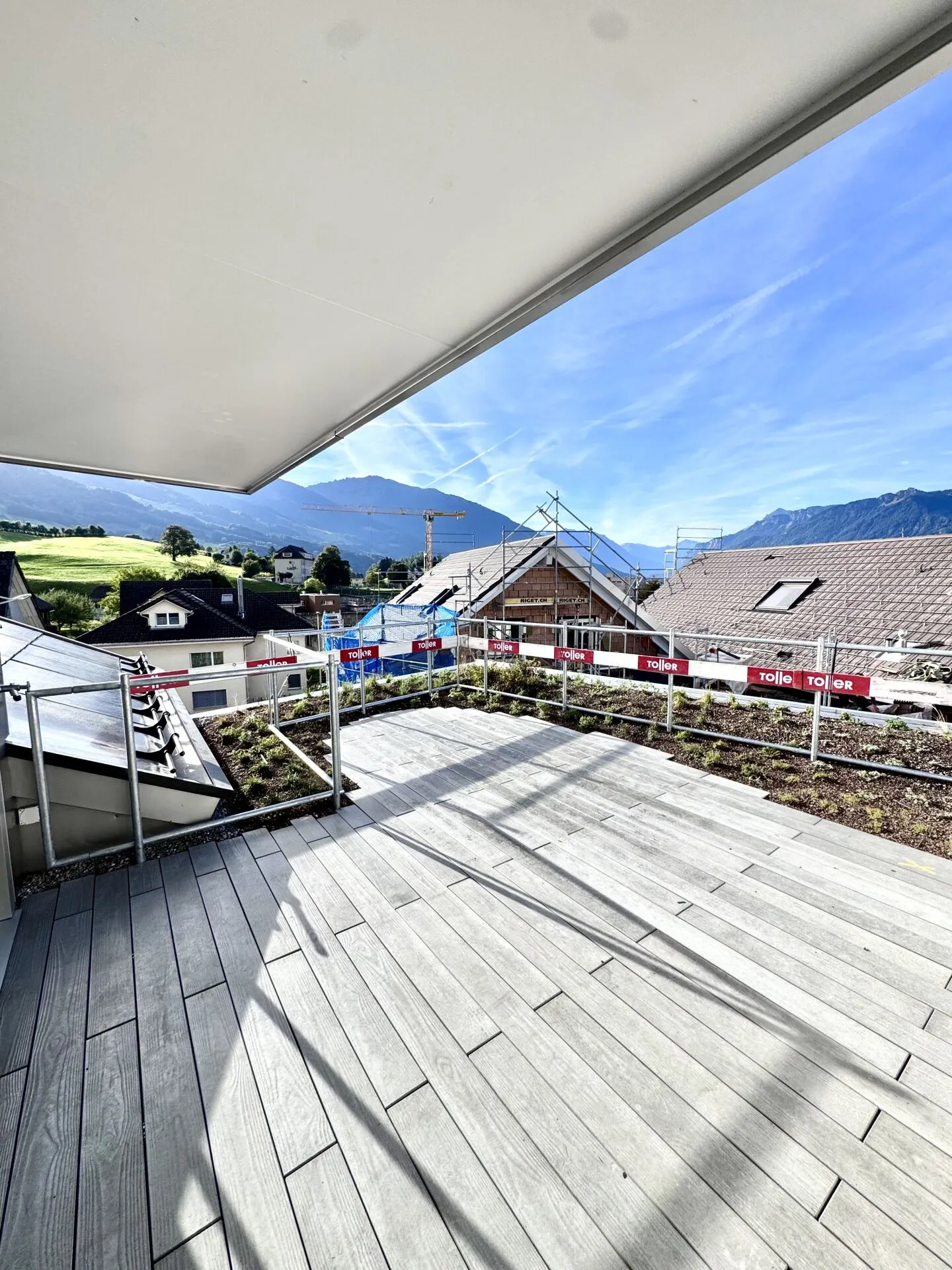 Nuova costruzione: attico di 2,5 locali con fantastica terrazza sul tetto a Kaltbrunn - Foto 7 di 11