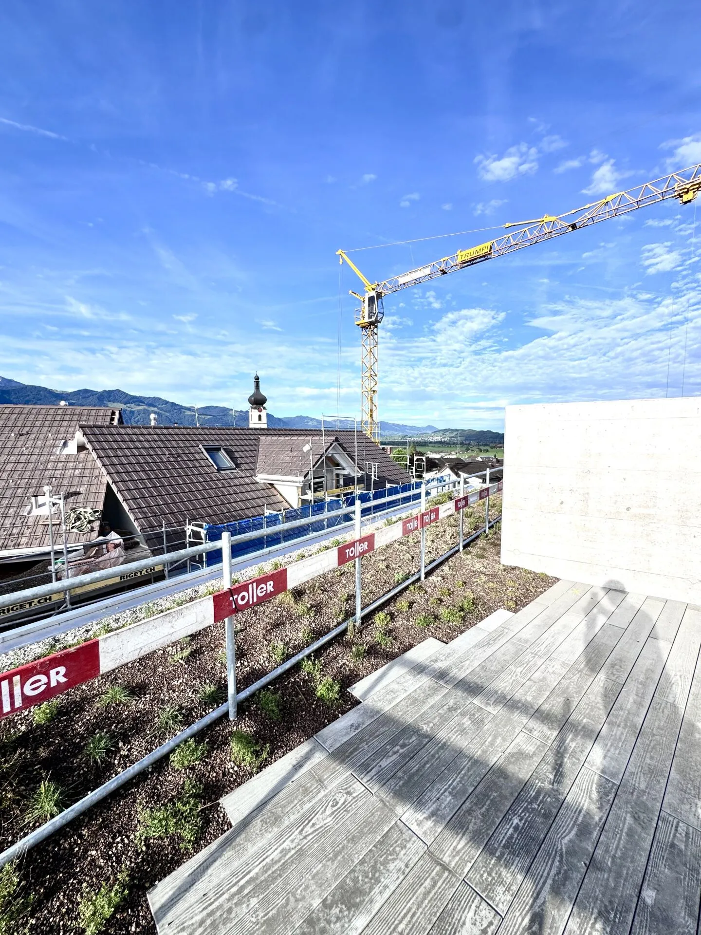 Nuova costruzione: attico di 2,5 locali con fantastica terrazza sul tetto a Kaltbrunn - Foto 8 di 11