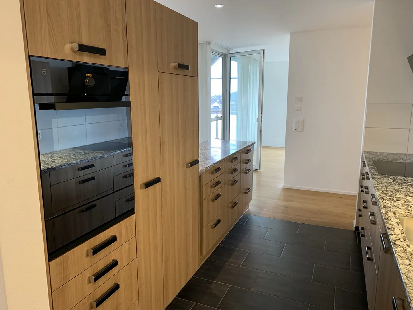 Bella, luminosa appartamento di 4.5 stanze, in una posizione ottimale - Foto 4 di 15