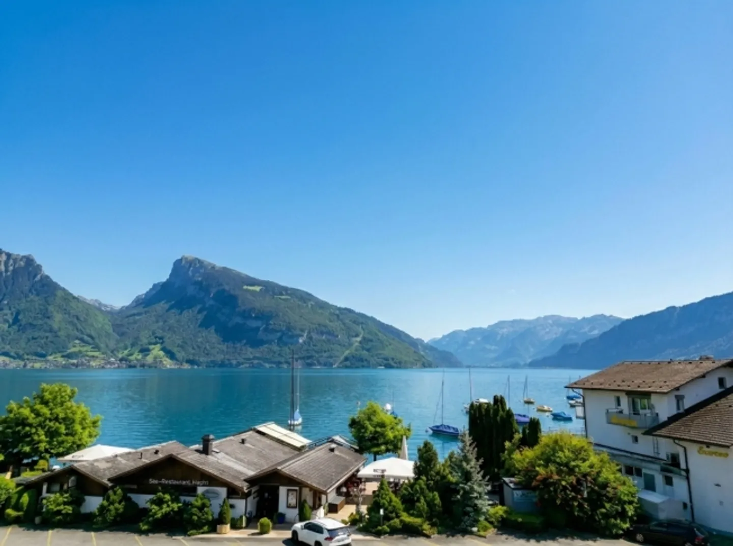 Living with lake and mountain views in Faulensee - Photo 10 of 11