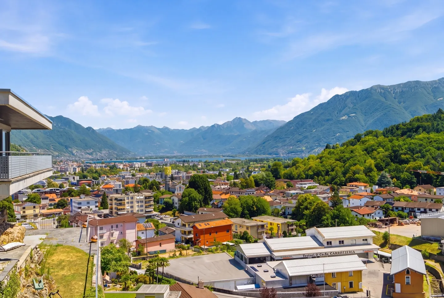 Tessin-Haus, das in der Natur eingebettet ist - Foto 2 von 11