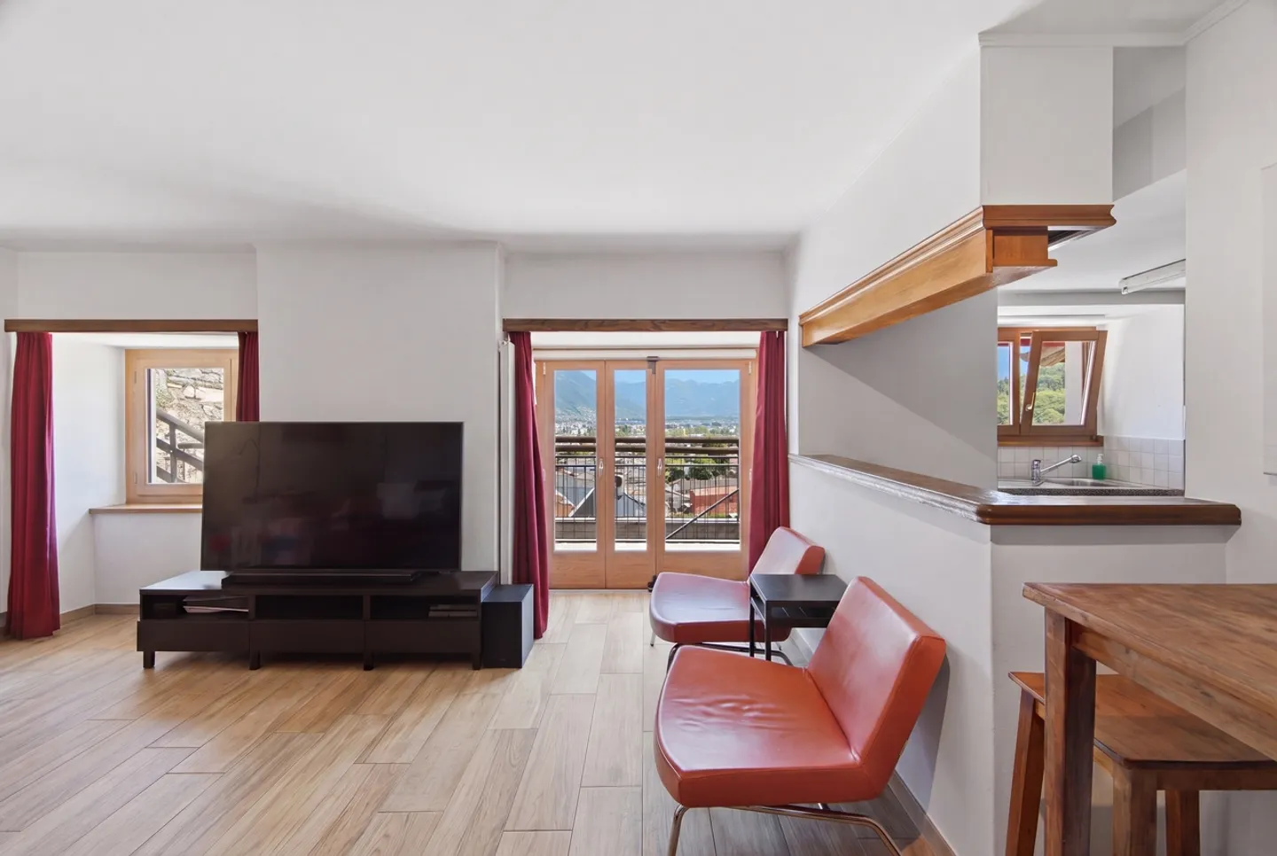 Tessin-Haus, das in der Natur eingebettet ist - Foto 5 von 11