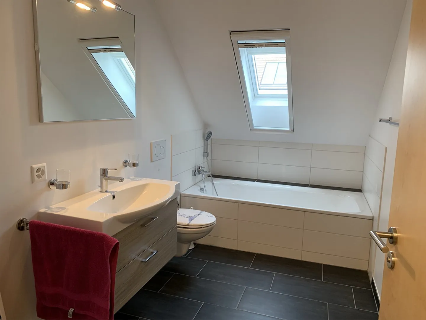 Bella, luminosa appartamento di 4.5 stanze, in una posizione ottimale - Foto 13 di 15