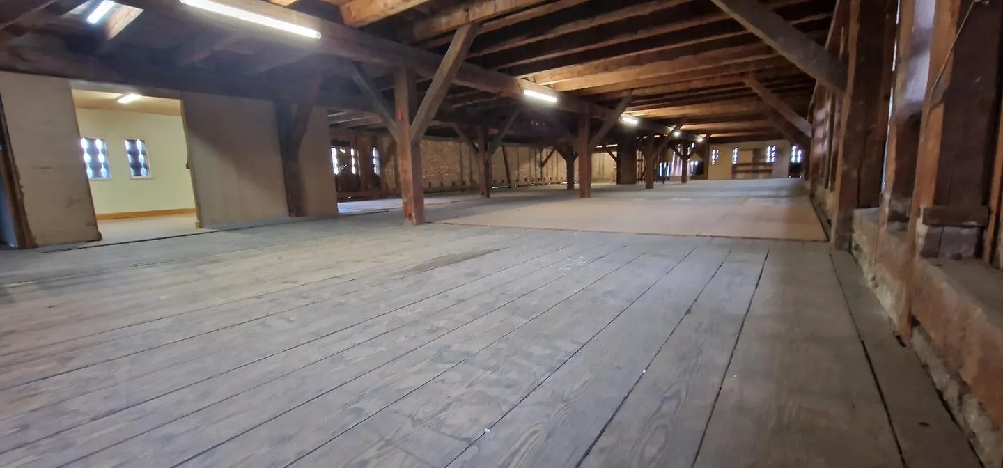 Hangar spacieux - Photo 5 sur 10