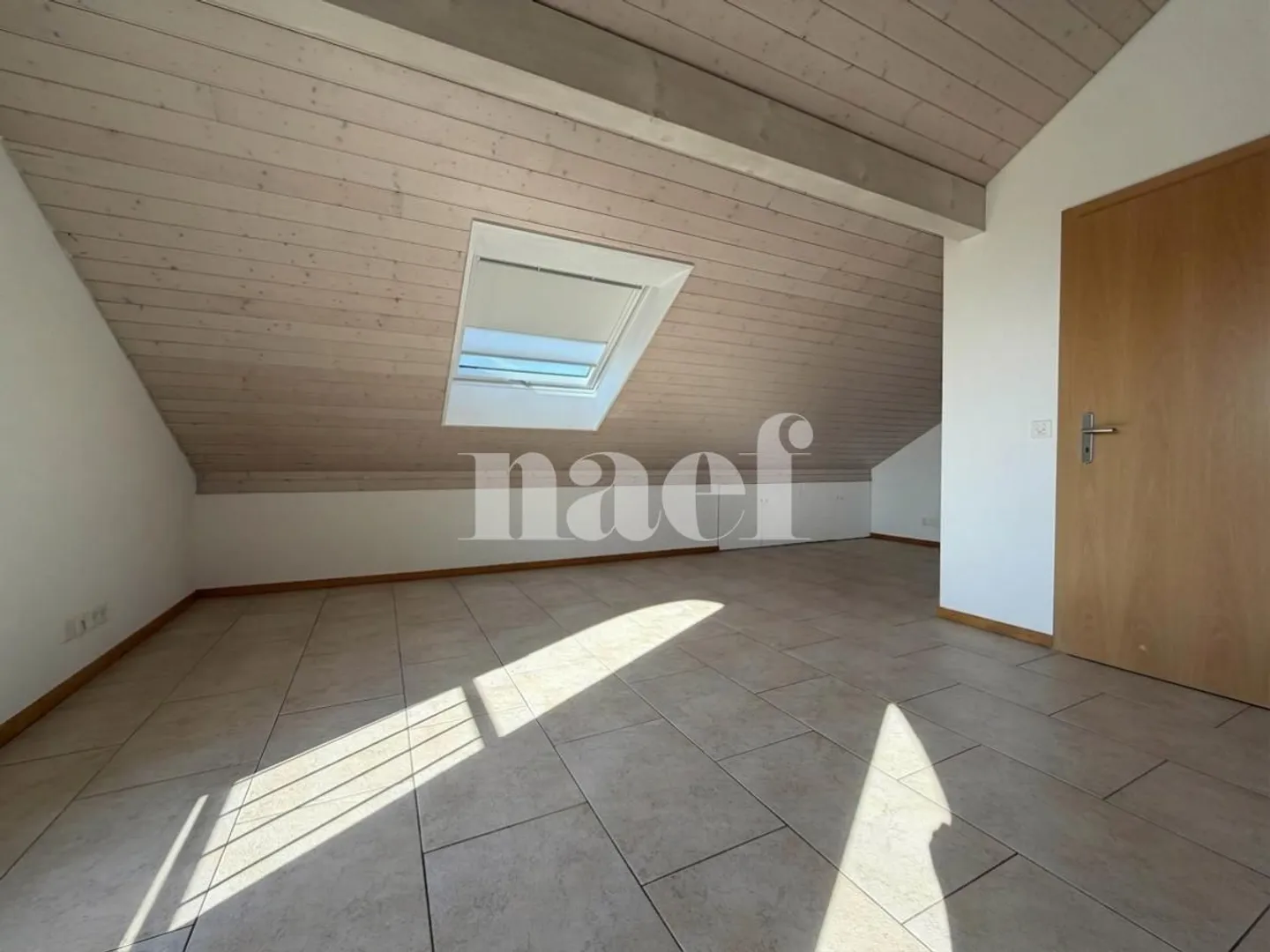 Duplex with 4.5 rooms in a quiet location, just steps from the lake, fixed-term rental agreement (1 year) - Photo 3 of 10