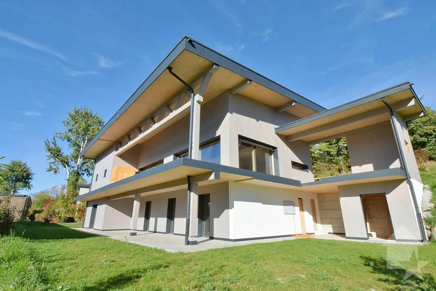 Neu - Magnificent 5.5-Zimmer-Villa - Foto 3 von 13