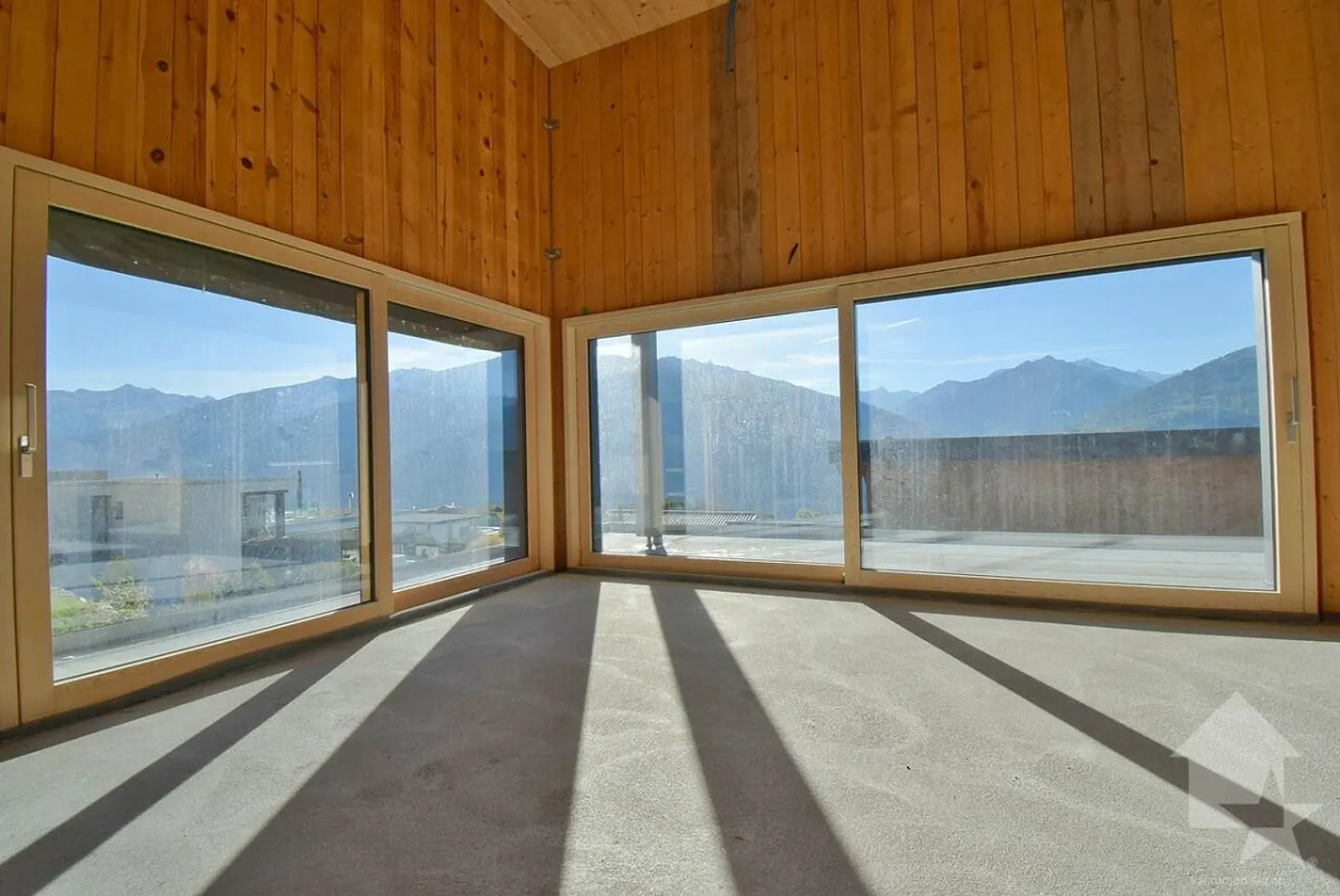 Neu - Magnificent 5.5-Zimmer-Villa - Foto 4 von 13