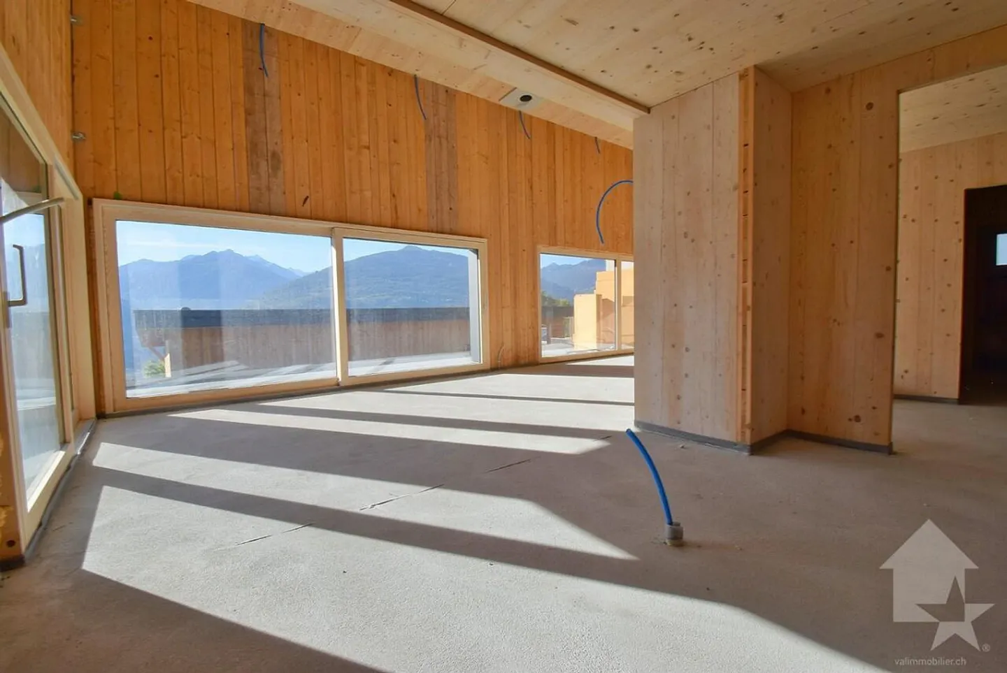 Neu - Magnificent 5.5-Zimmer-Villa - Foto 6 von 13