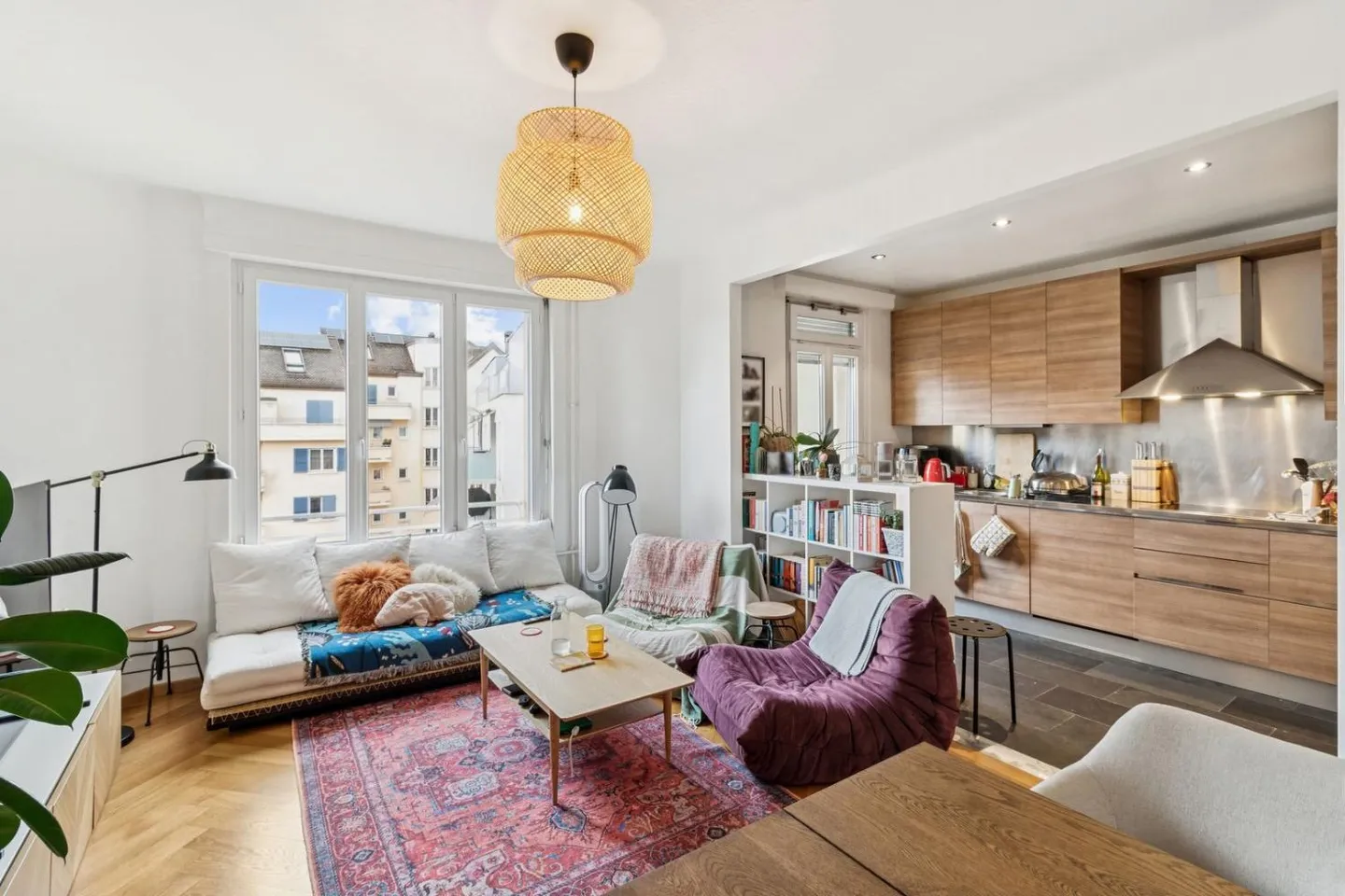 Charmant appartement de 2,5 pièces avec vue sur le lac et charme historique - C - Photo 1 sur 9