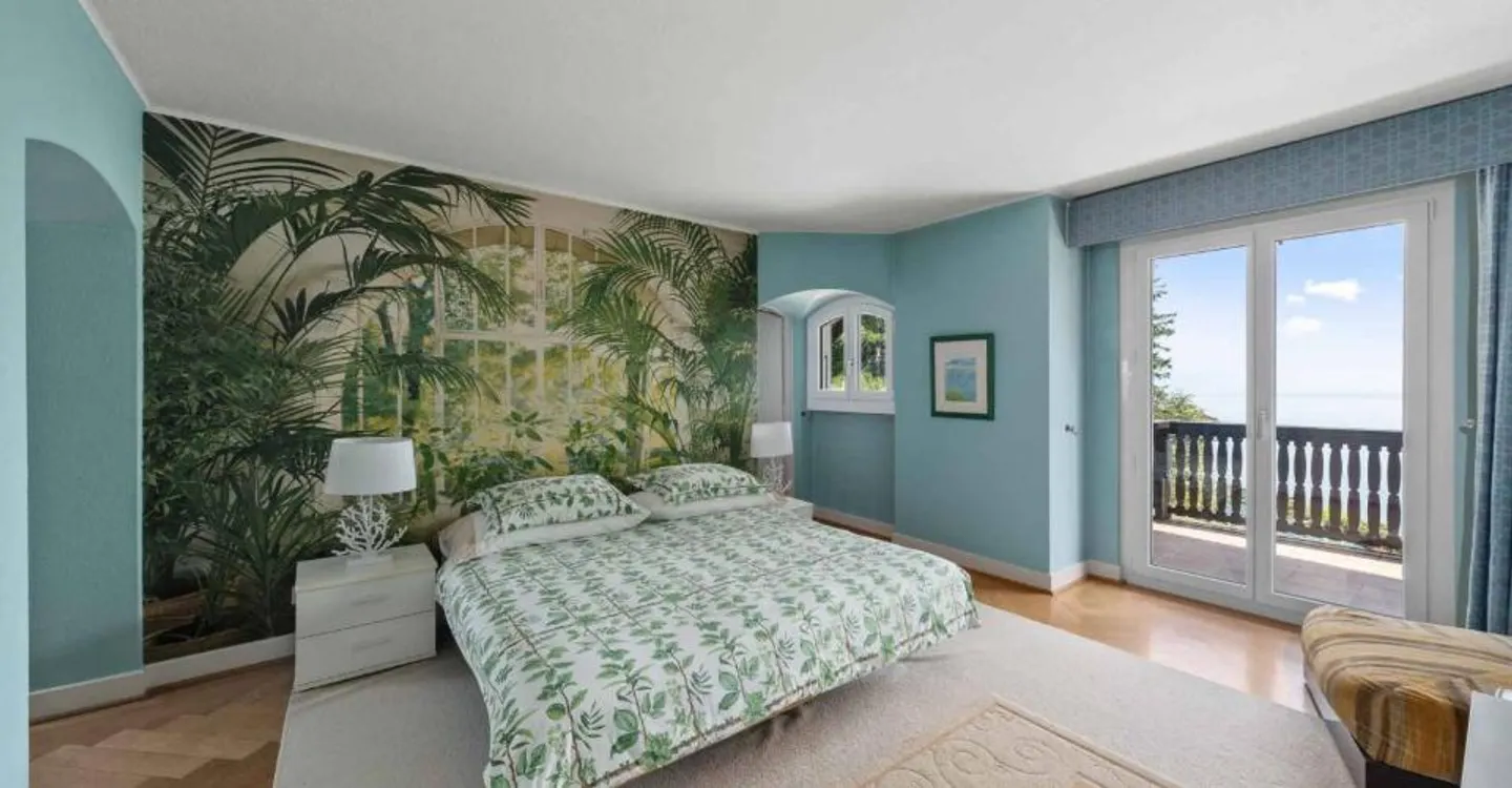 Prestigious Villa with Panoramic View - Photo 10 of 13
