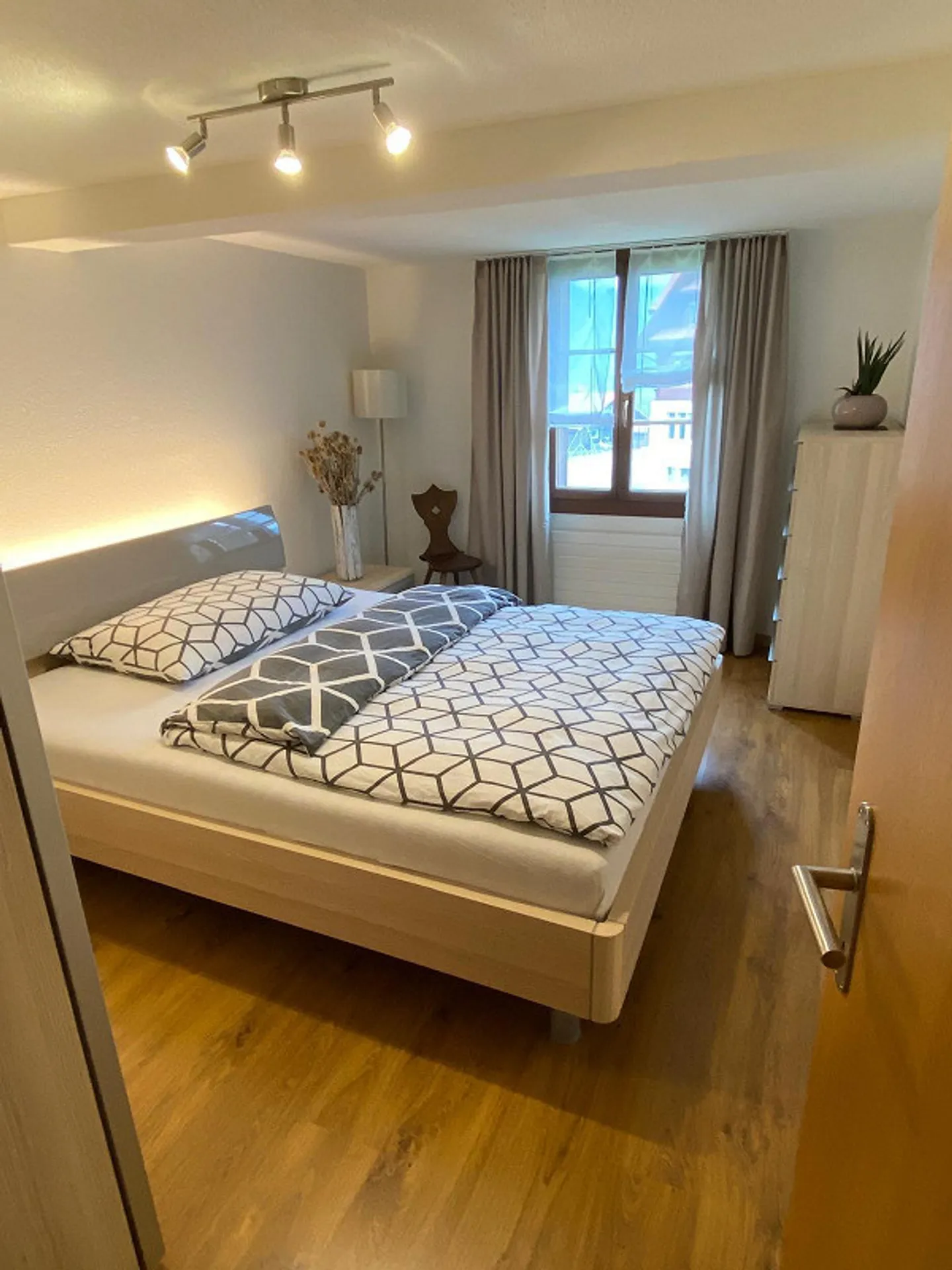 3 1/2 Room Apartment - Photo 3 of 9