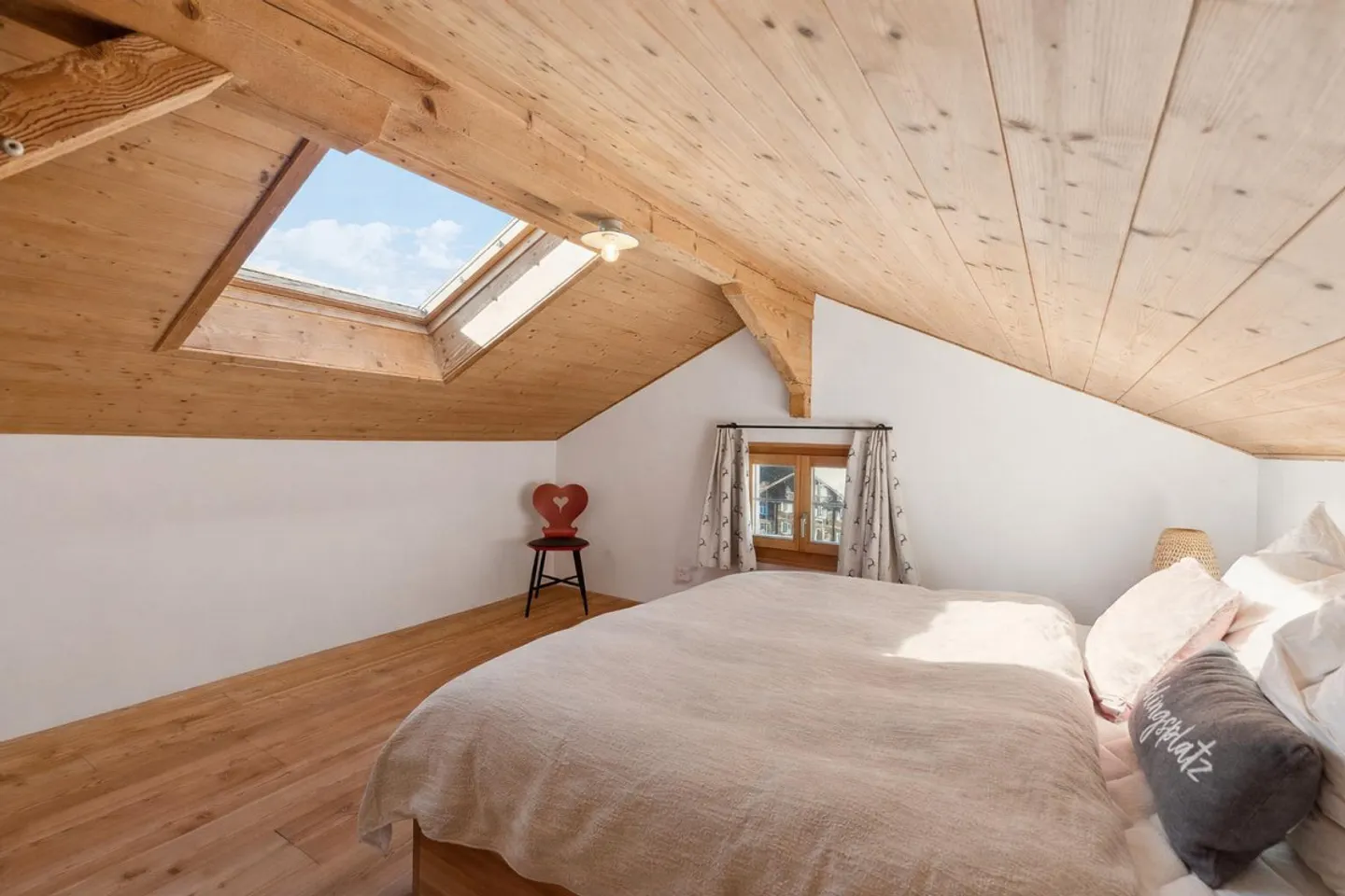 Chalet per vacanze completamente ristrutturato con charme alpino - Foto 2 di 4