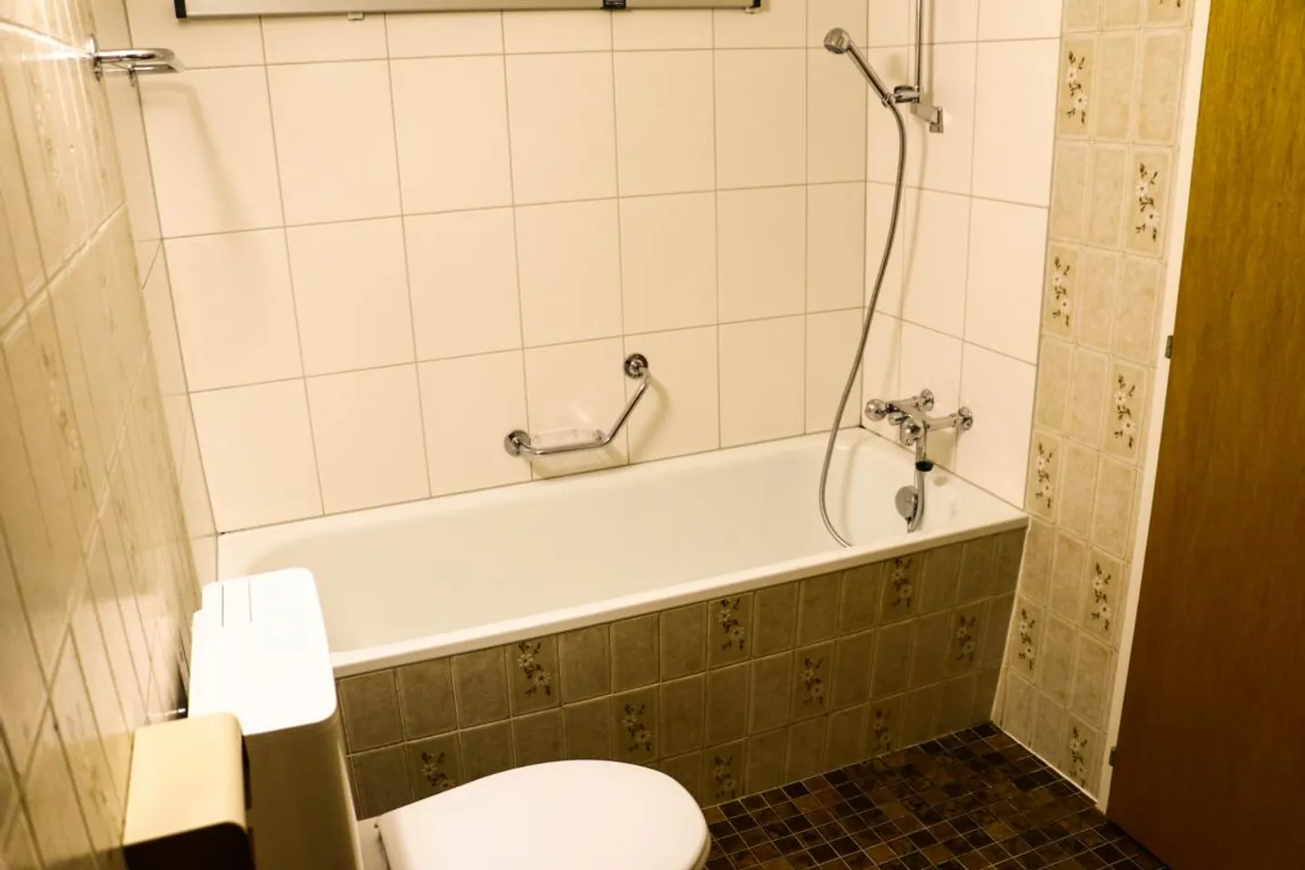 bright 4-room apartment with balcony - Photo 8 of 10