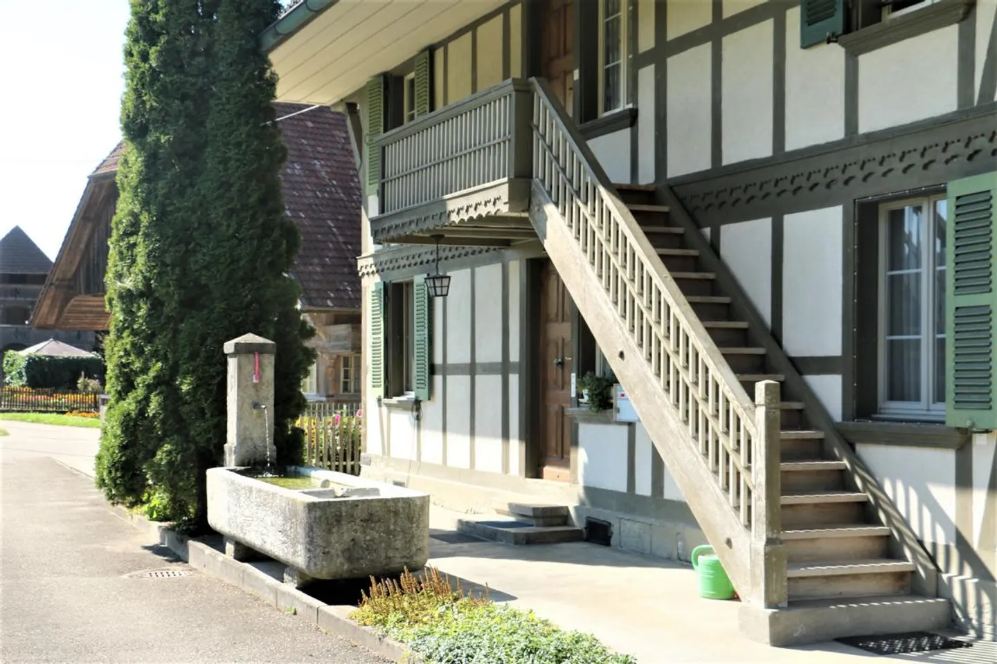 bright 4-room apartment with balcony - Photo 1 of 10