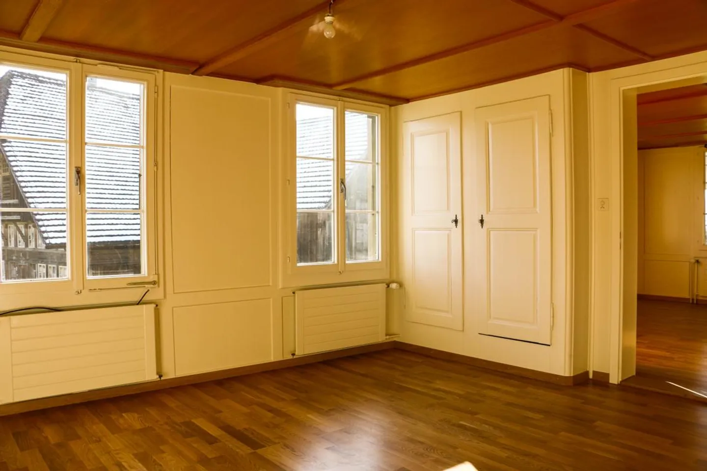 bright 4-room apartment with balcony - Photo 3 of 10