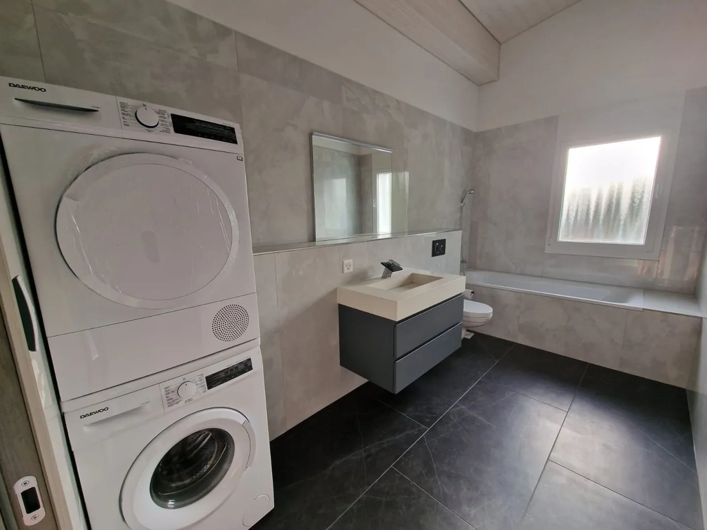 HELLUND LUSSUOSO, AL PIANO - Foto 10 di 10