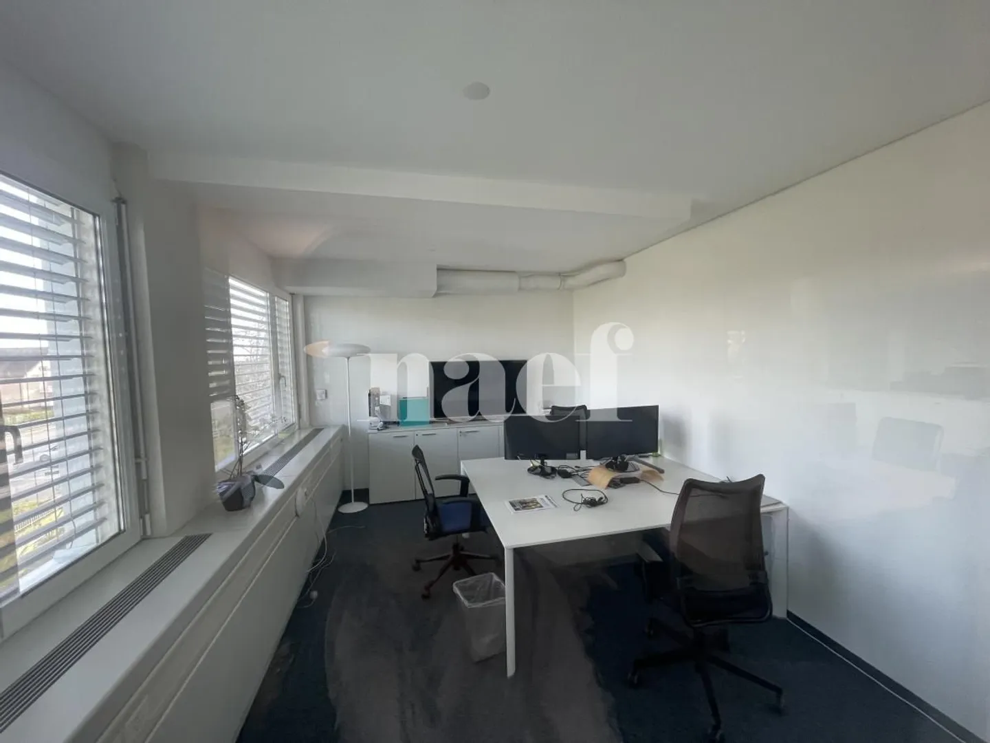Centro Les Tuillières - Superficie luminosa di circa 122m2 modulabili al 2° piano - Foto 2 di 7