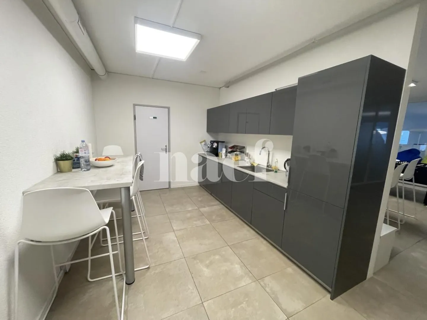 Centro Les Tuillières - Superficie luminosa di circa 122m2 modulabili al 2° piano - Foto 4 di 7